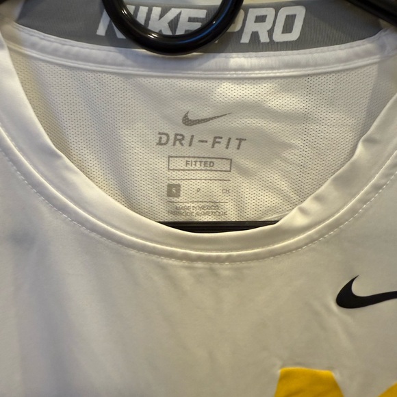 Nike University of Michigan Alumni Tops - Picture 4 of 6